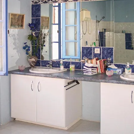 Lovely In With Kitchen 度假居